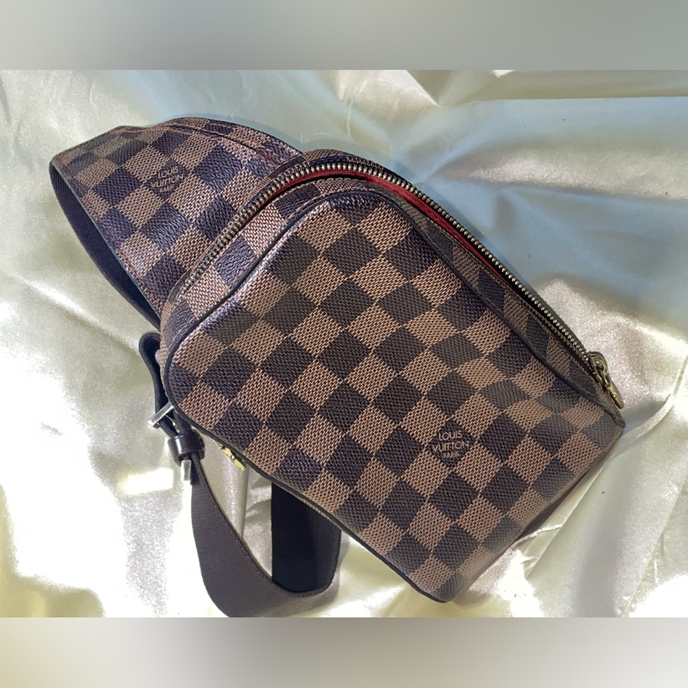 ✨ Louis Vuitton ✨ Damier Ebene Geronimos ✨ Slingbag✨Beltbag✨Verified Authentic✨ - Picture 6 of 13